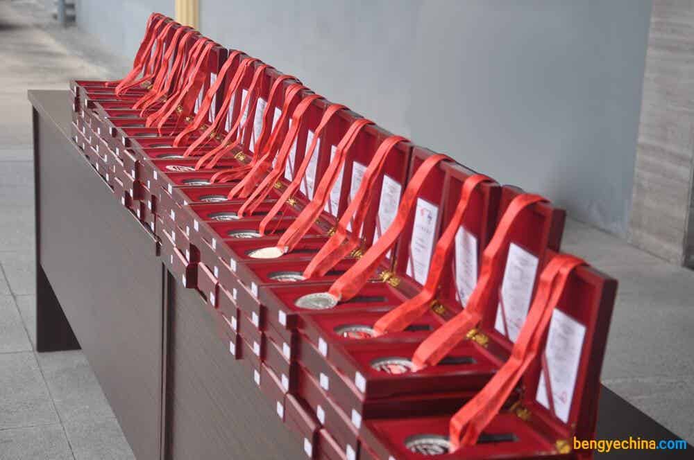 新沪10年以上员工表彰大会