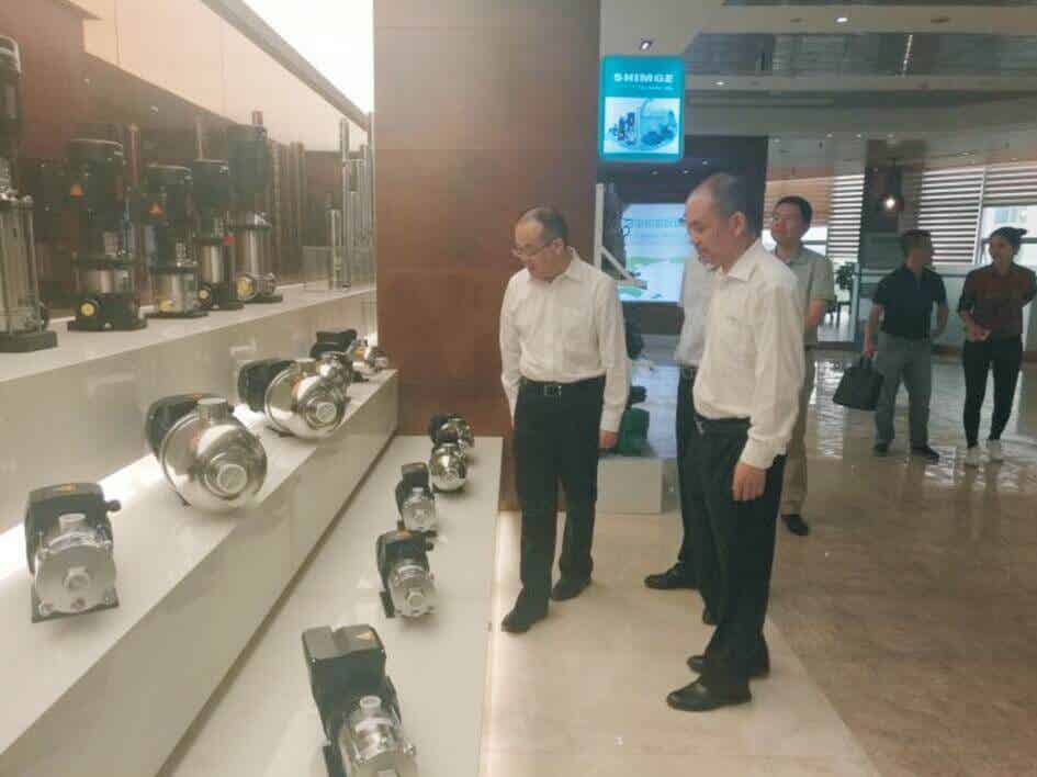 台州市纪委书记胡海良一行莅临新界考察指导